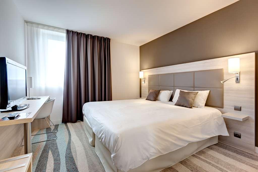 Brit Hotel Vendee Mer Les Achards  Zimmer foto